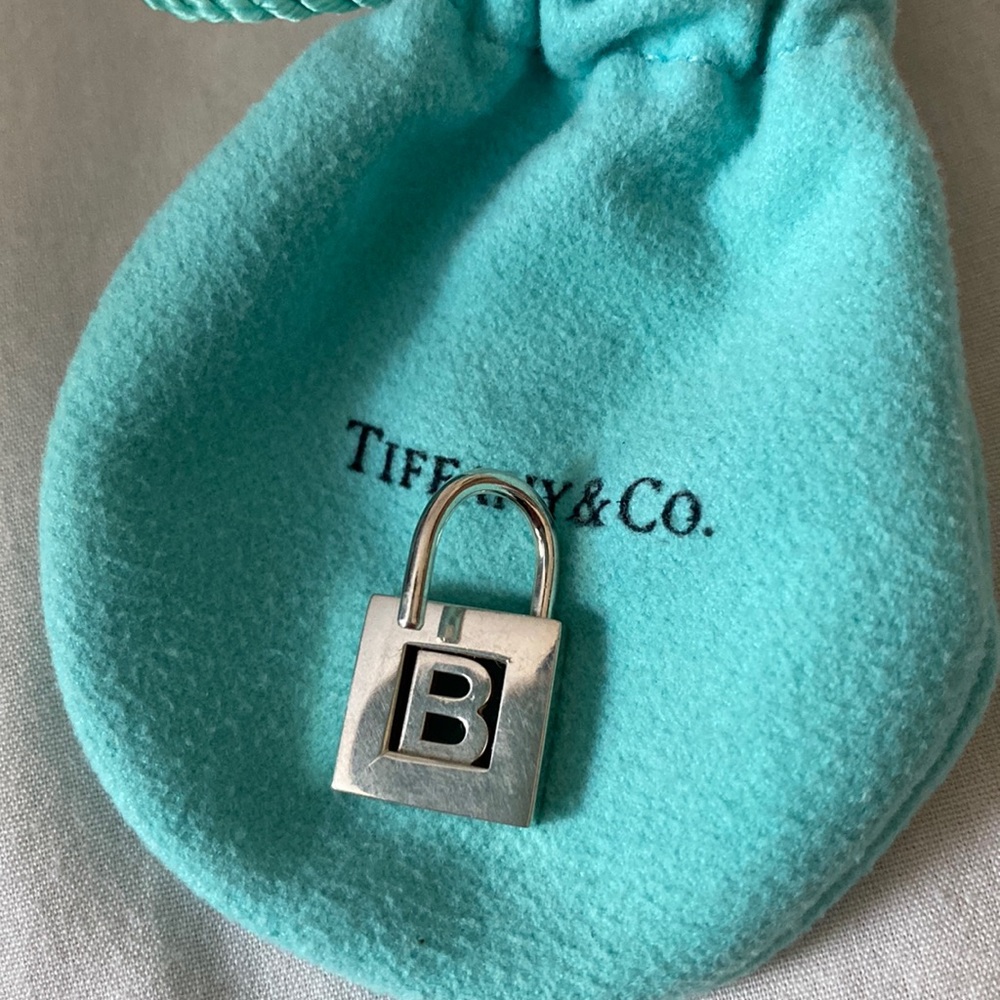 TIFFANY & CO INITIAL Letter lock